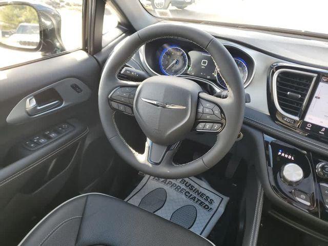 2026 Chrysler Pacifica Limited AWD