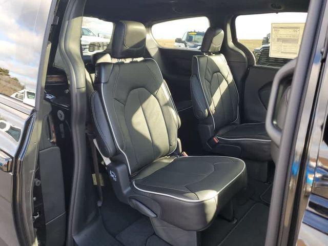 2026 Chrysler Pacifica Limited AWD
