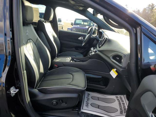2026 Chrysler Pacifica Limited AWD