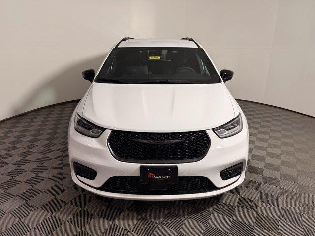 2026 Chrysler Pacifica PACIFICA SELECT AWD