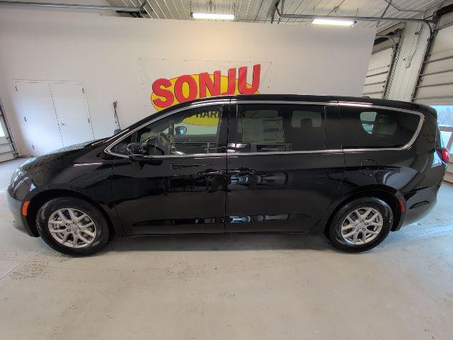 2026 Chrysler Voyager VOYAGER LX