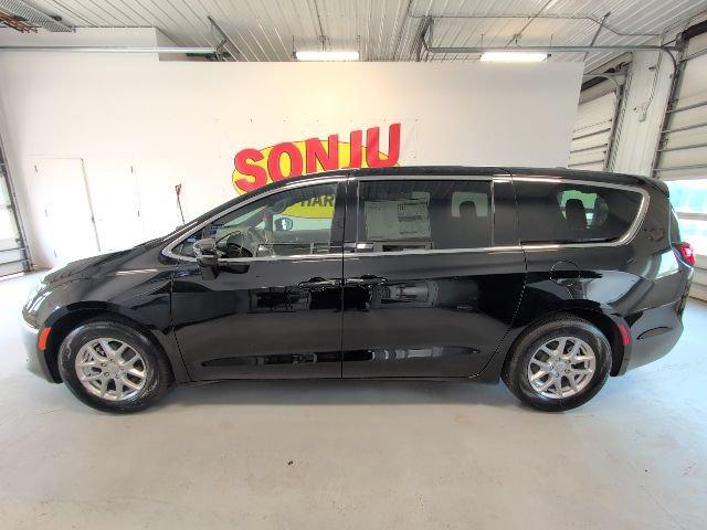 2026 Chrysler Voyager VOYAGER LX