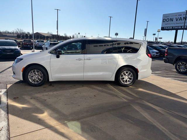 2026 Chrysler Voyager VOYAGER LX