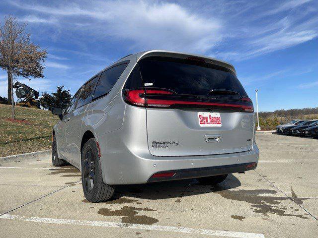 2026 Chrysler Pacifica PACIFICA SELECT AWD