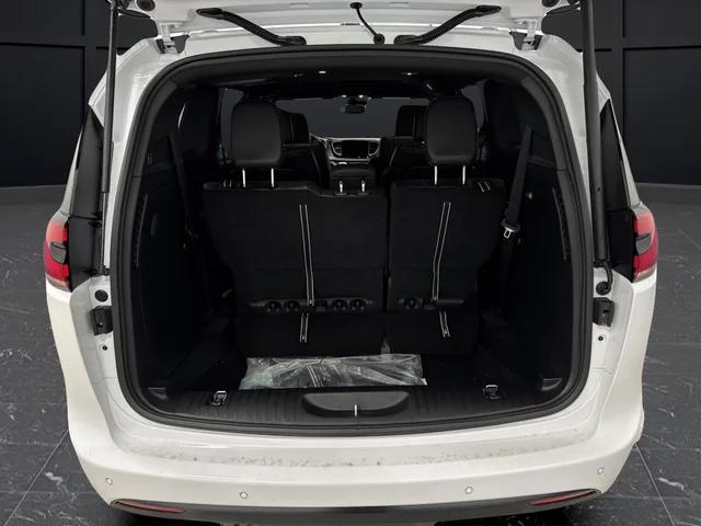 2026 Chrysler Pacifica Select AWD