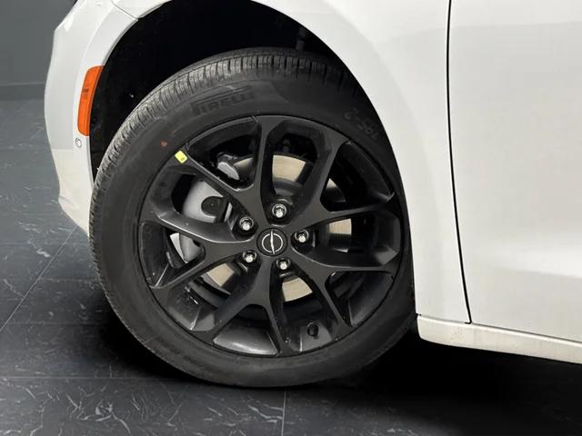 2026 Chrysler Pacifica Select AWD