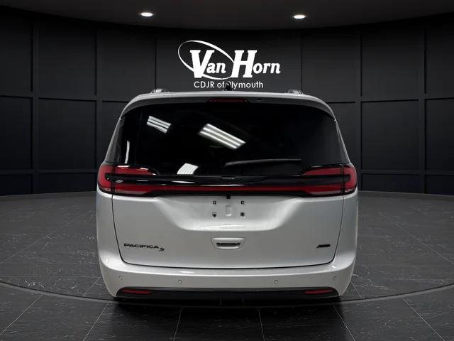 2026 Chrysler Pacifica Select AWD