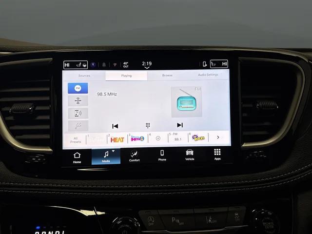 2026 Chrysler Pacifica Select AWD