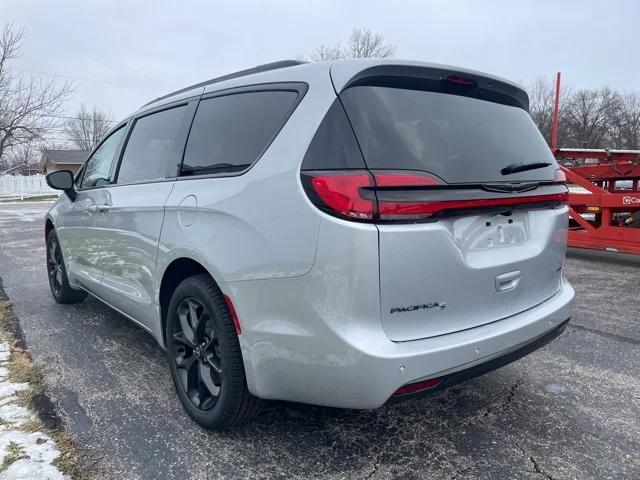 2026 Chrysler Pacifica PACIFICA SELECT AWD