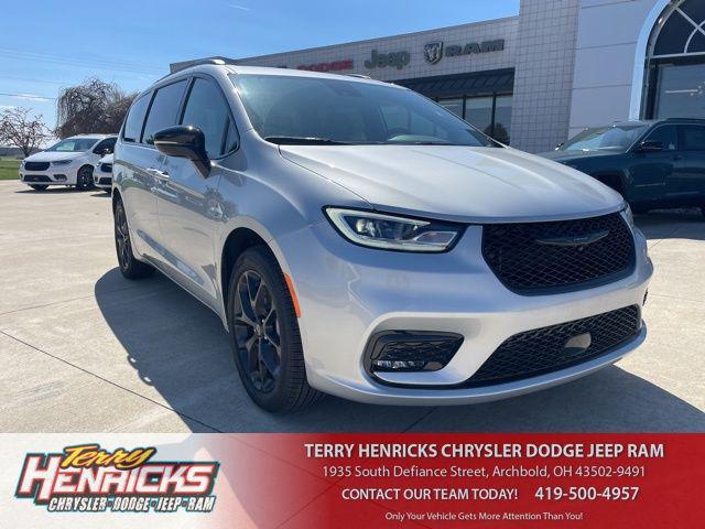 2026 Chrysler Pacifica PACIFICA SELECT AWD