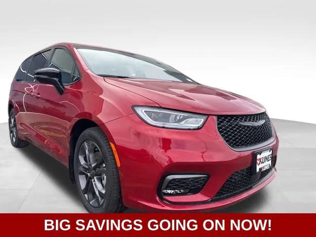 2026 Chrysler Pacifica PACIFICA SELECT AWD