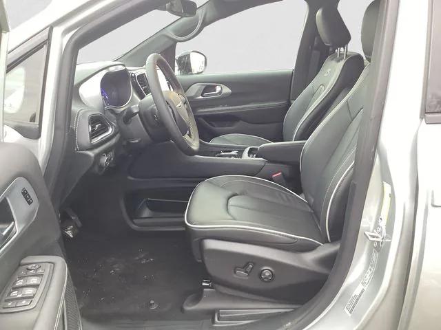 2026 Chrysler Pacifica Limited AWD