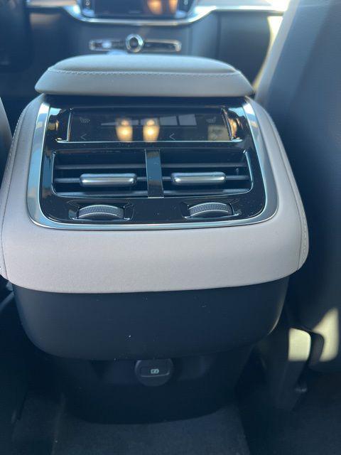 2026 Volvo XC90 Plus, B6 AWD Gas (mild hybrid), Gasoline, Bright, 7 Seats