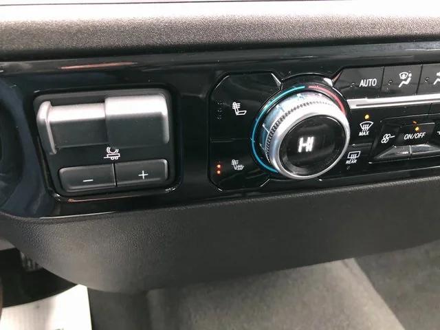 2025 GMC Sierra 1500 4WD Crew Cab Short Box SLT