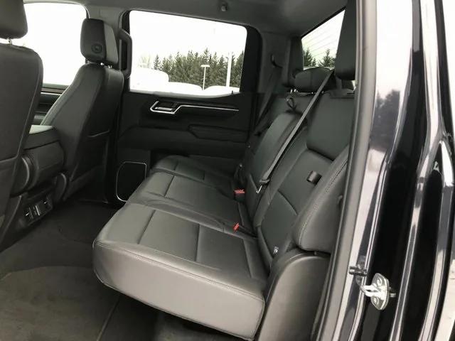 2025 GMC Sierra 1500 4WD Crew Cab Short Box SLT