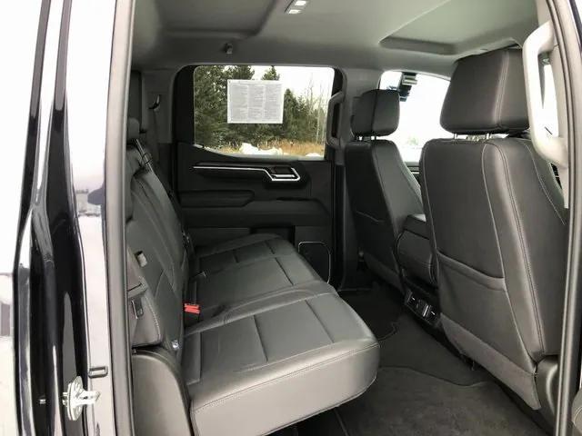 2025 GMC Sierra 1500 4WD Crew Cab Short Box SLT