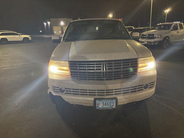 2009 Lincoln Navigator L Base