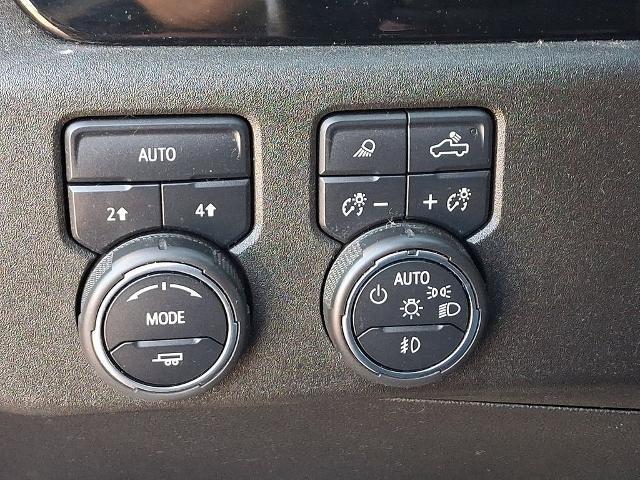 2023 Chevrolet Silverado 1500 4WD Crew Cab Short Bed LTZ
