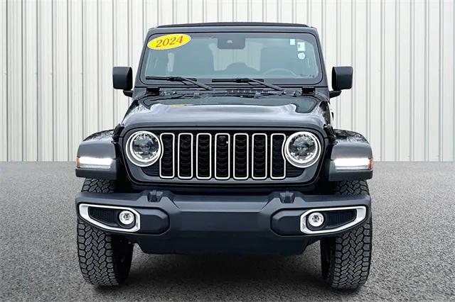 2024 Jeep Wrangler 4-Door Sahara 4x4