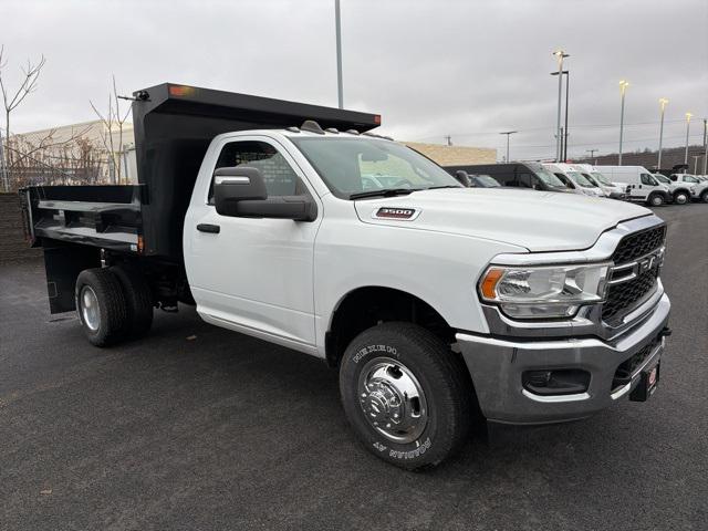 2024 RAM Ram 3500 Chassis Cab RAM 3500 TRADESMAN CHASSIS REGULAR CAB 4X4 60 CA