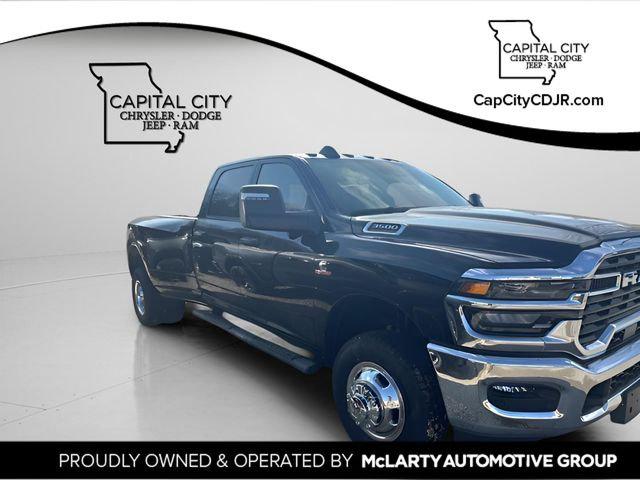 2026 RAM Ram 3500 RAM 3500 TRADESMAN CREW CAB 4X4 8 BOX