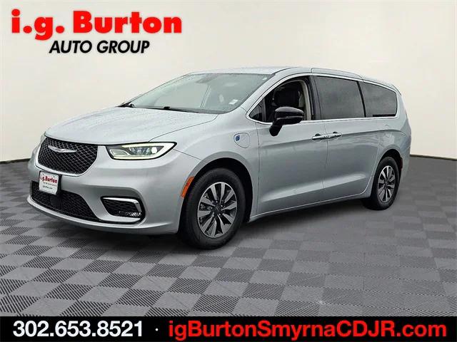 2024 Chrysler Pacifica Hybrid Select