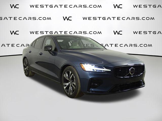 2023 Volvo S60 B5 Plus Dark Theme 2023 Volvo S60 B5 Plus Dark Theme