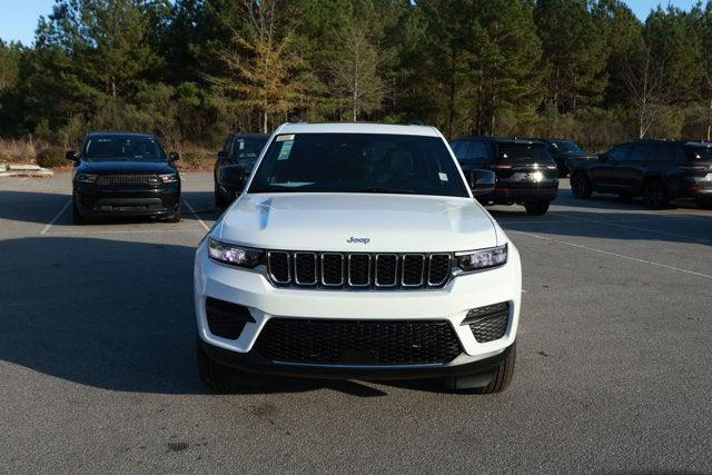 2025 Jeep Grand Cherokee GRAND CHEROKEE LAREDO X 4X4