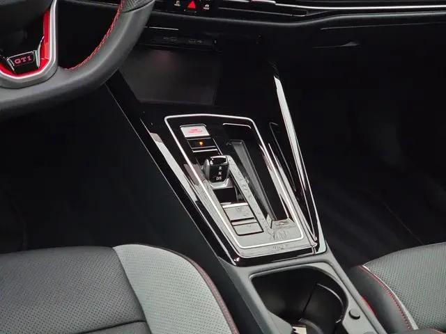 2026 Volkswagen Golf GTI SE