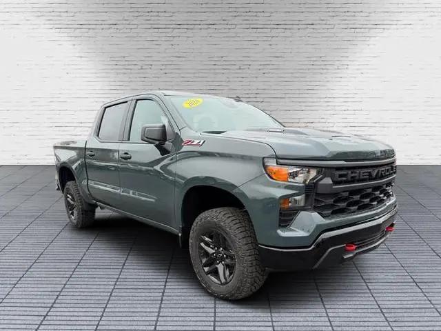 2026 Chevrolet Silverado 1500 4WD Crew Cab Short Bed Custom Trail Boss