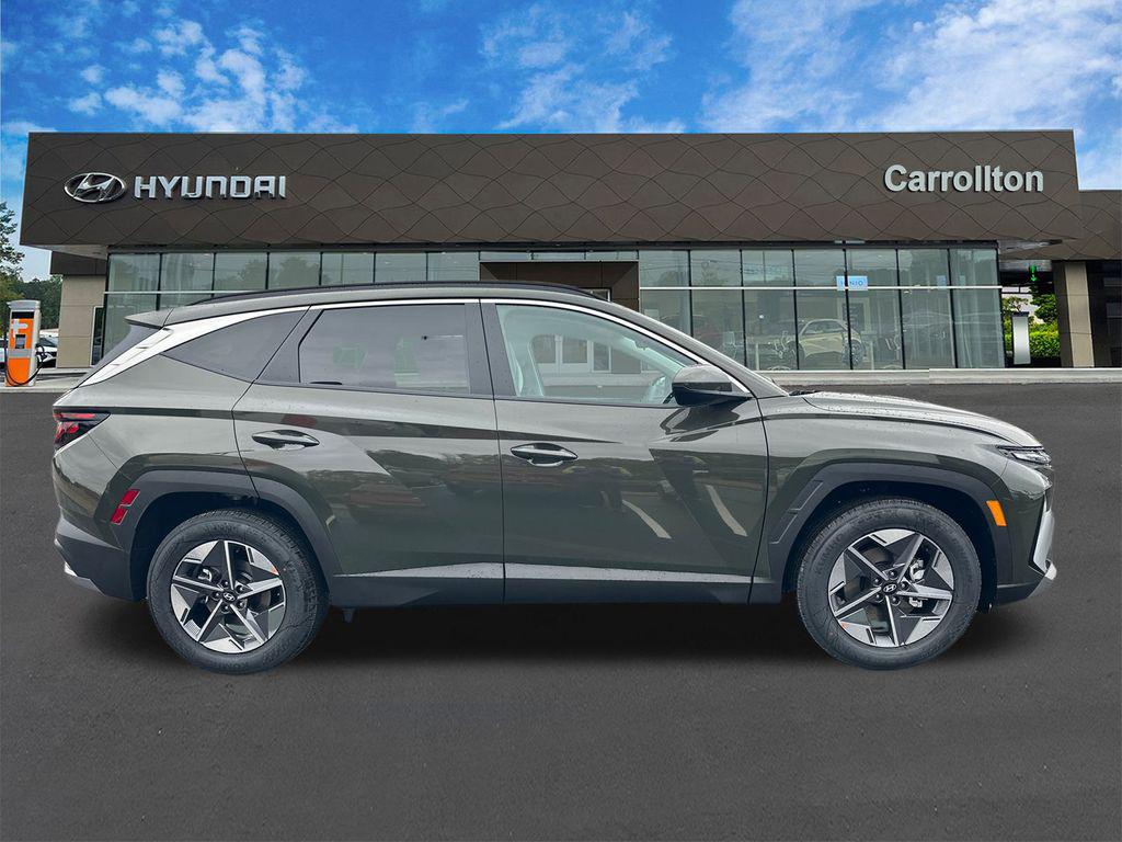 New 2026 Green Hyundai SEL FWD image 5