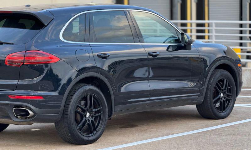 2016 Porsche Cayenne Base