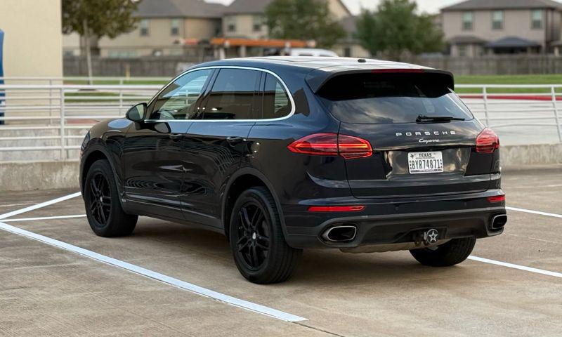 2016 Porsche Cayenne Base
