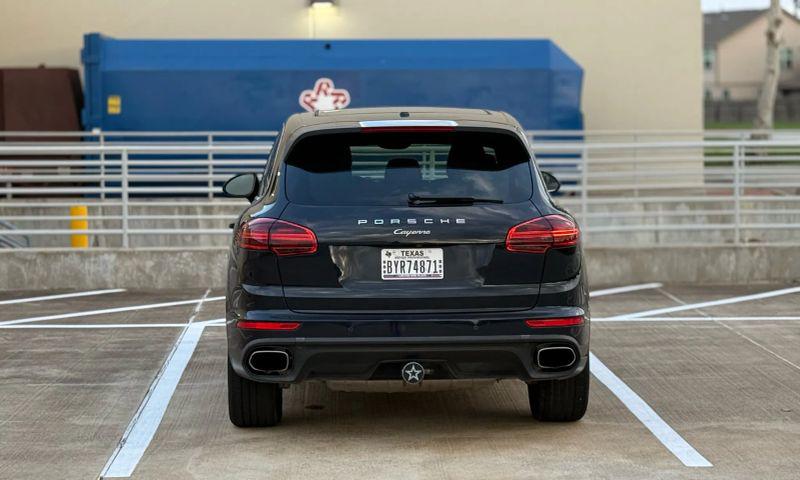 2016 Porsche Cayenne Base