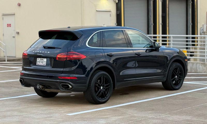 2016 Porsche Cayenne Base