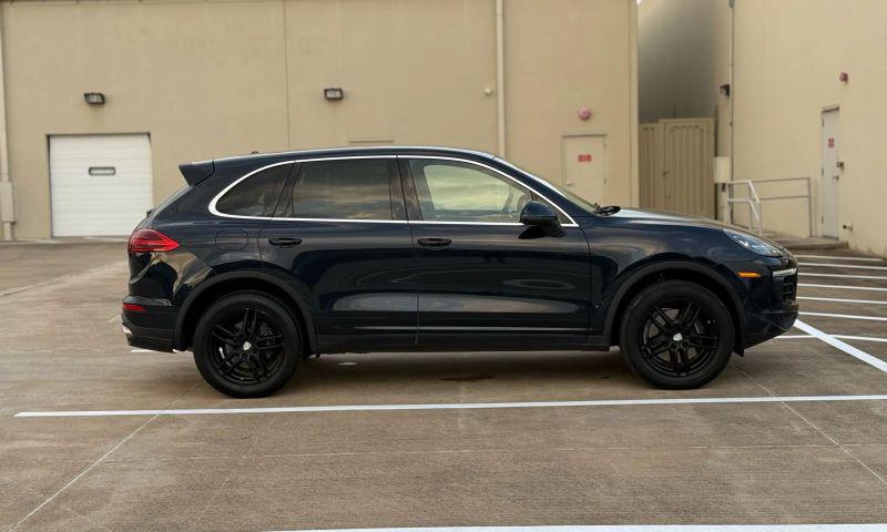 2016 Porsche Cayenne Base