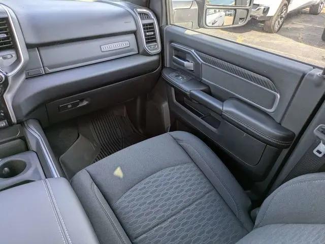 2026 Ram 3500 Big Horn Crew Cab 4x4 8' Box
