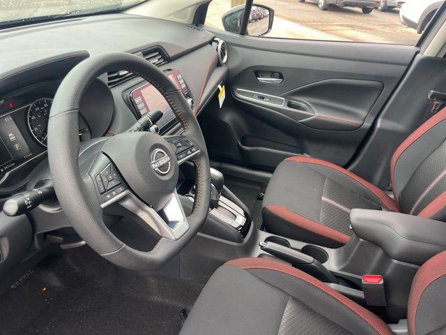2025 Nissan Versa 1.6 SR