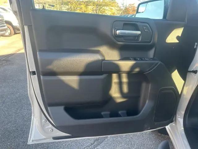 2026 Chevrolet Silverado 1500 4WD Crew Cab Short Bed Custom Trail Boss