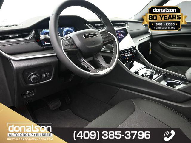 2025 Jeep Grand Cherokee L Laredo 4x2