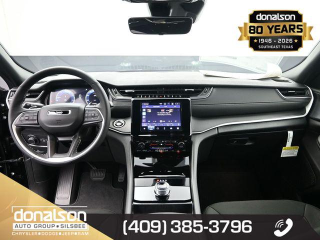 2025 Jeep Grand Cherokee L Laredo 4x2