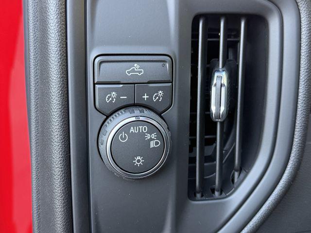 2026 Chevrolet Silverado 1500 2WD Crew Cab Short Bed Custom
