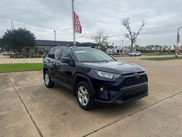 2021 Toyota RAV4 XLE's photo