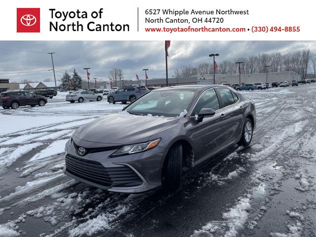 2024 Toyota Camry LE's photo