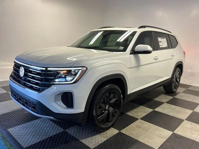 2026 Volkswagen Atlas SE with Technology