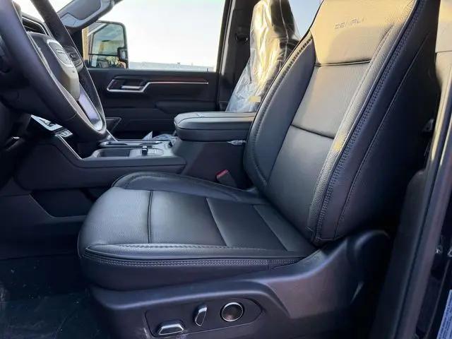 2026 GMC Sierra 2500HD Crew Cab, Standard Bed, Denali, 4WD