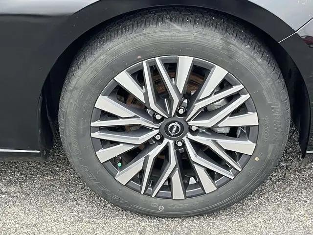 2023 Nissan Altima SV FWD