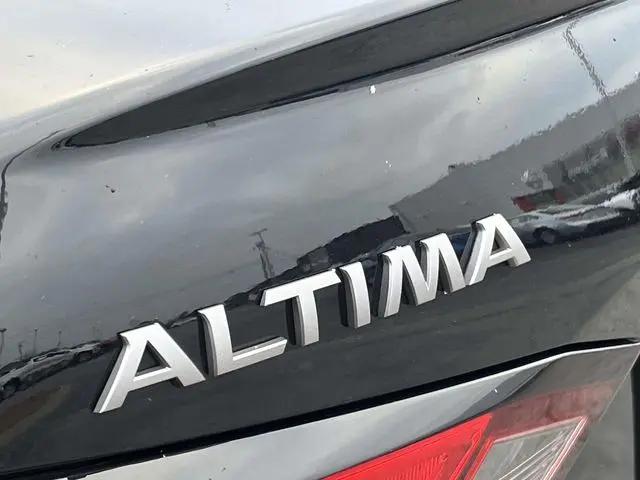 2023 Nissan Altima SV FWD