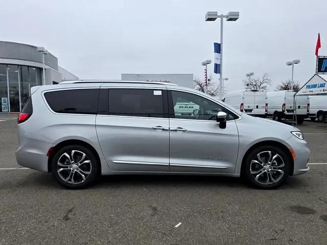 2026 Chrysler Pacifica Pinnacle