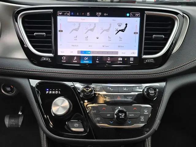 2026 Chrysler Pacifica Pinnacle